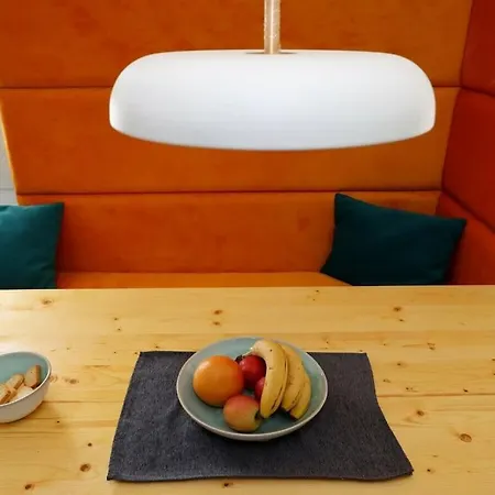 With 2 Bedrooms Semesterbostad
