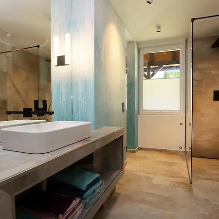 With 2 Bedrooms Ferienhaus *